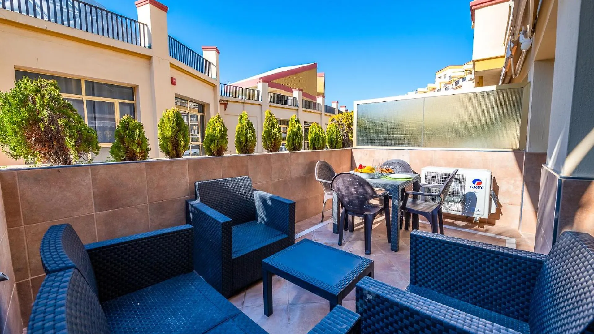 Apartamento OleHolidays 601 Romana Playa junto al mar Marbella España
