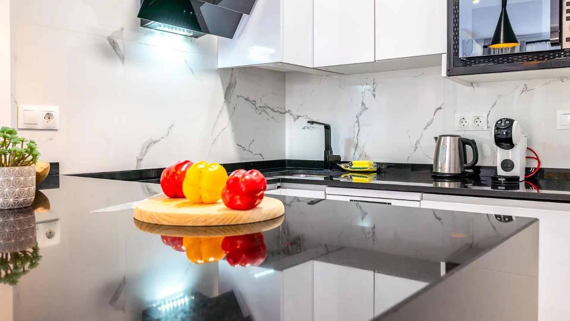 OleHolidays 601 Romana Playa junto al mar Marbella Apartamento