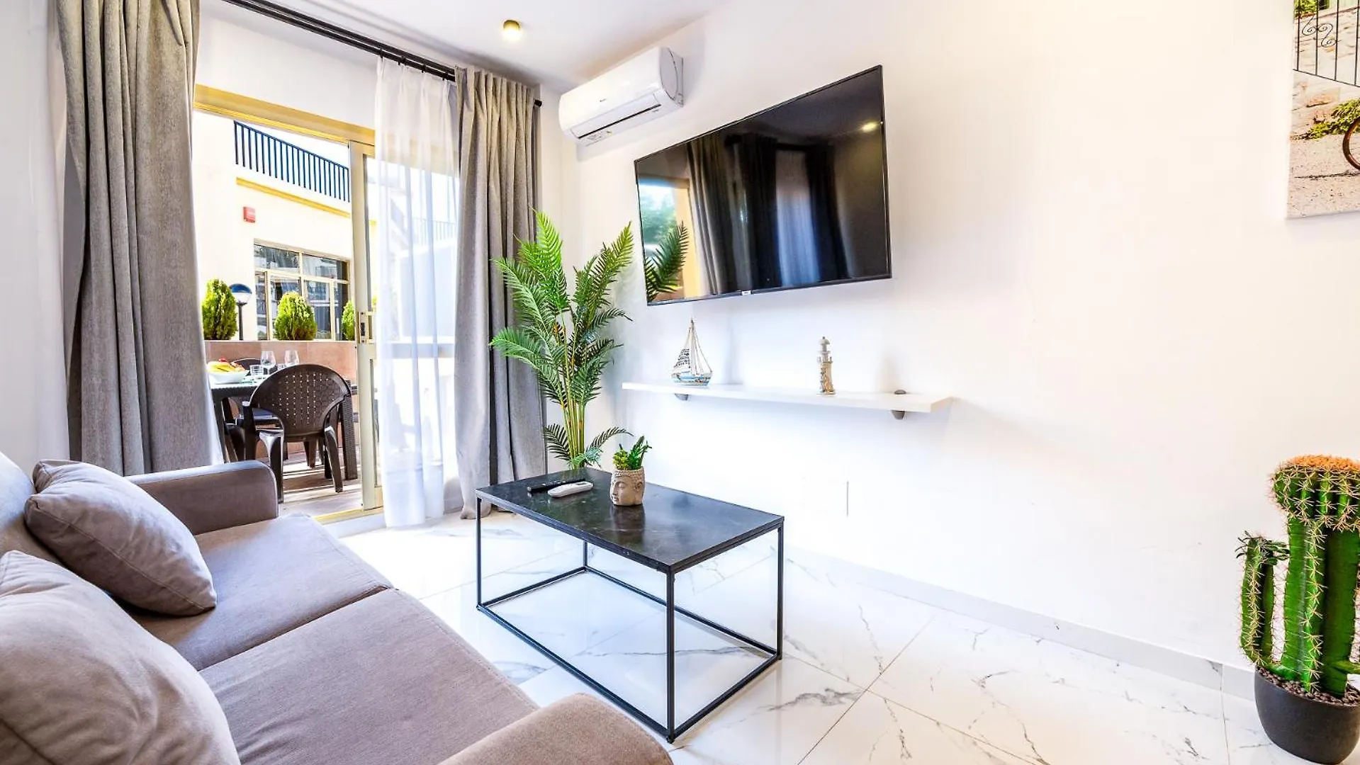 OleHolidays 601 Romana Playa junto al mar Marbella Apartamento